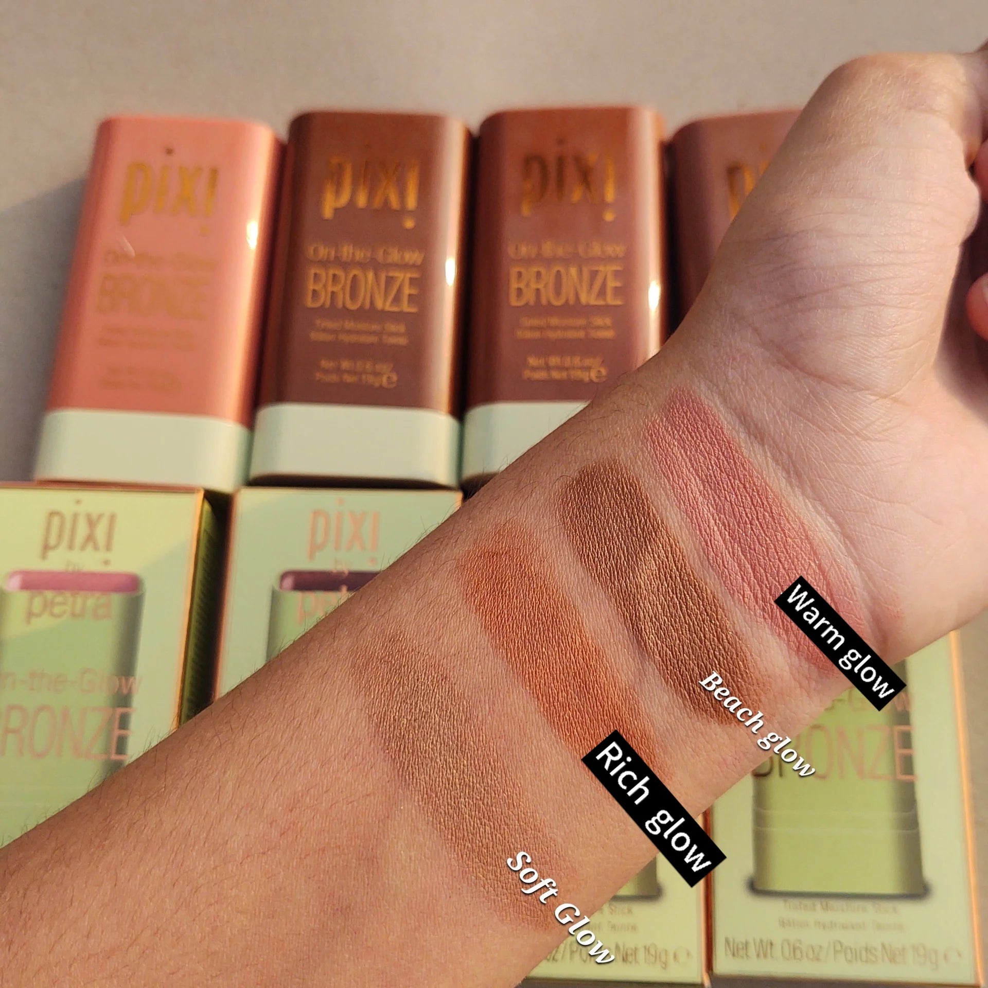 Pixi On-the-Glow Bronze - WarmGlow 19 g