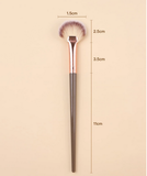 Beauty Single Small Fan Shaped Contour Brush - Brown