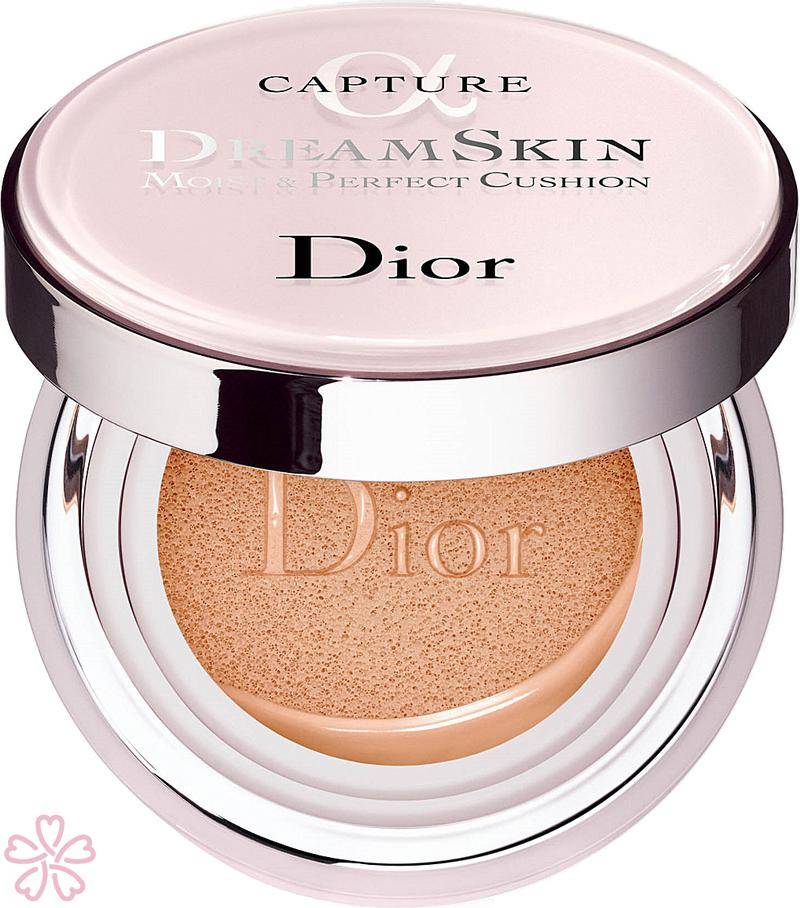 Dior Capture Dreamskin Moist and Perfect Cushion SPF 50 PA+++