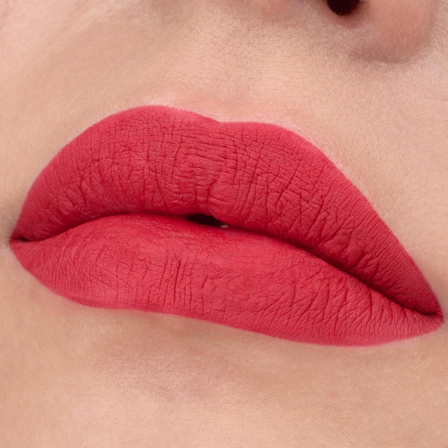 Essence Liquid Lipstick 8h Matte - 07 Classic Red