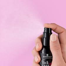 Essence Fix & LAST 18h Make-Up Fixing Spray